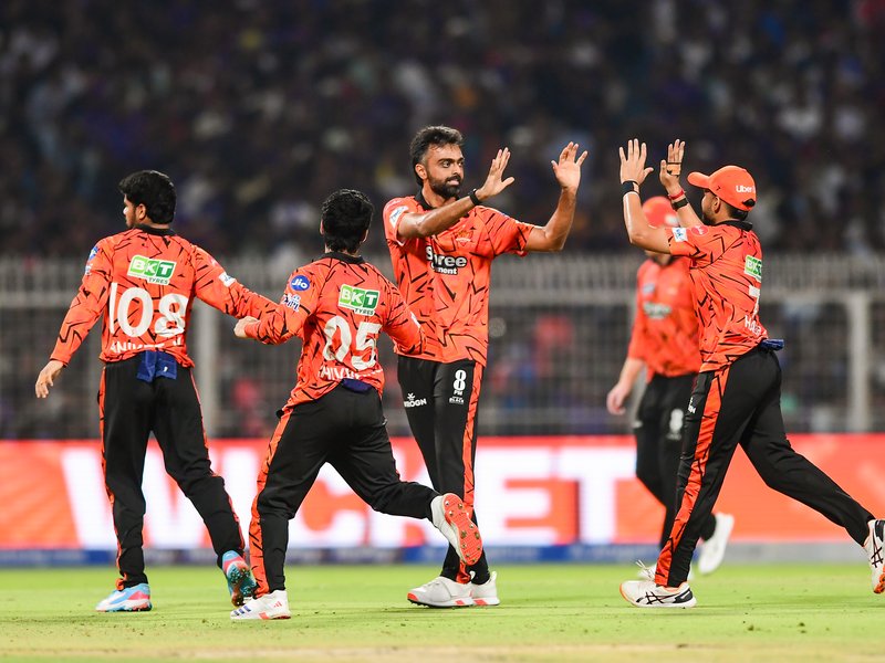 आईपीएल 2026: केकेआर को 65 रन से हराकर एसआरएच ने खोला जीत का खाता
