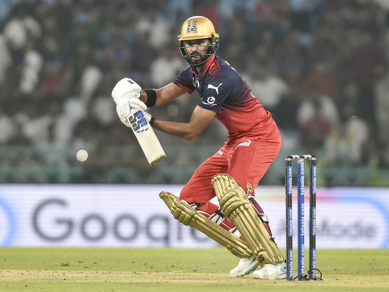 'Dev and Rajat showed great character': Mo Bobat after RCB loss