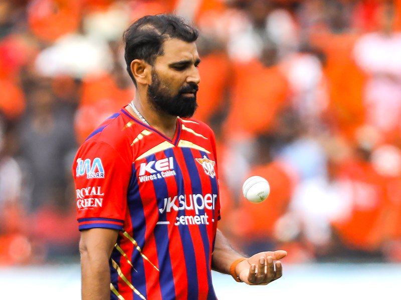 लगातार दमदार प्रदर्शन, शानदार फिटनेस, फिर भी शमी के साथ नाइंसाफी क्यों