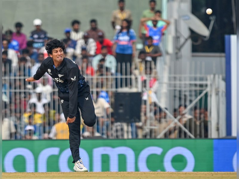 टी20 वर्ल्ड कप: सेंटनर के बाद रचिन का जलवा, न्यूजीलैंड की 61 रन से जीत, खिताबी रेस से बाहर श्रीलंका