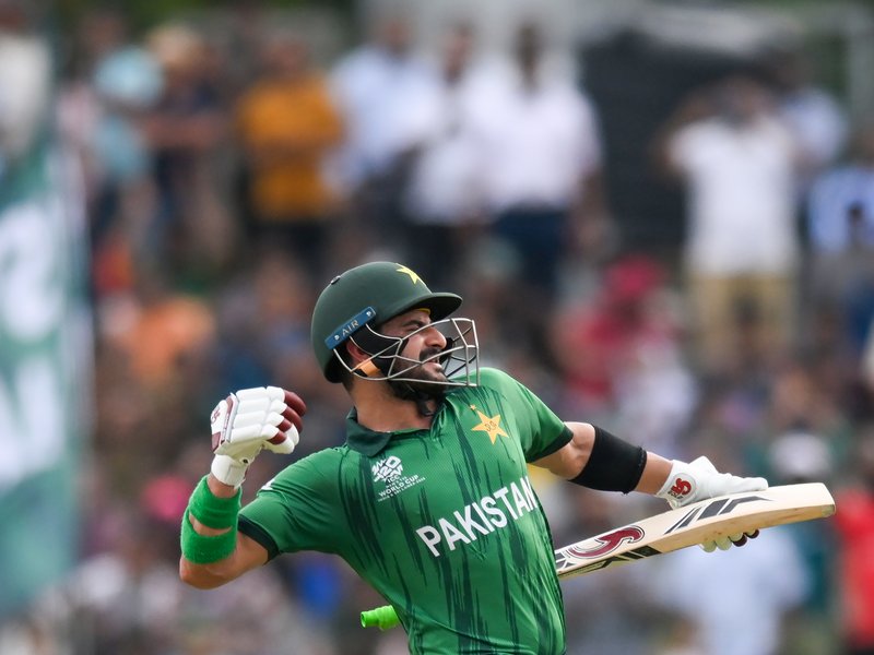 टी20 वर्ल्ड कप: फरहान का नाबाद शतक, नामीबिया को 102 रन से हराकर 'सुपर-8' में पाकिस्तान