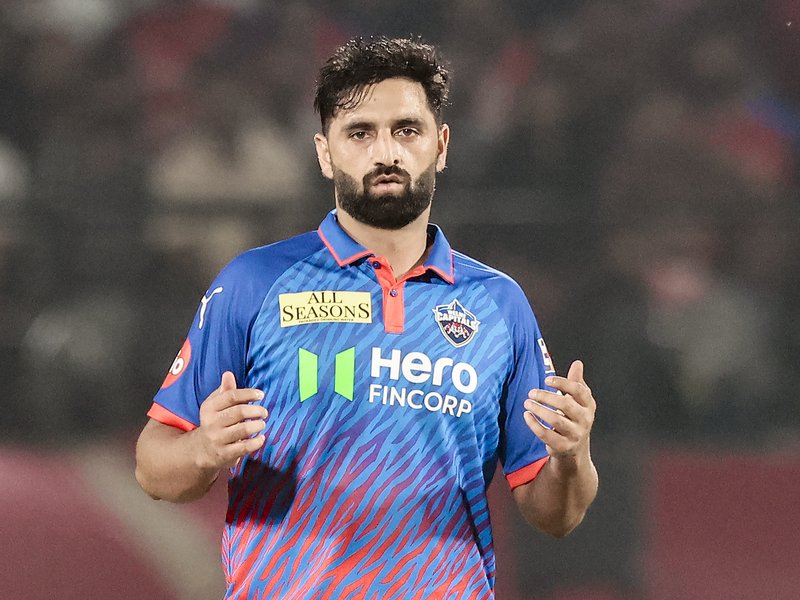 Auqib Nabi should have gotten a chance to be in squad for Test against Afghanistan, says Suresh Raina about the J&K bowler being overlooked for India Test squad. Photo credit: IANS