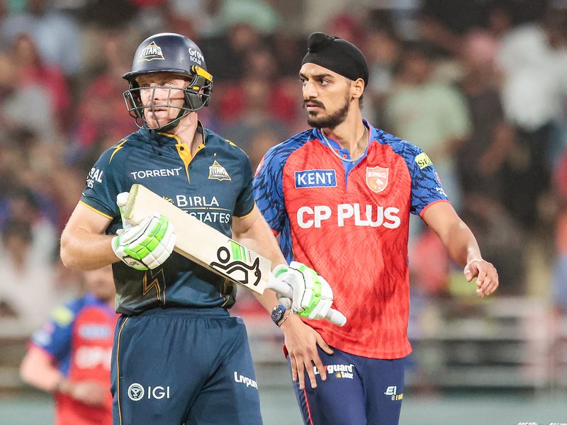 आईपीएल: एक ही ओवर में 11 बॉल फेंक गए अर्शदीप, 5 अन्य गेंदबाज भी कर चुके ऐसा