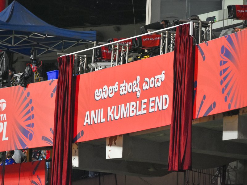'Dravid rarely seen inside…': Kumble's witty take on pavilion end honour at Chinnaswamy 