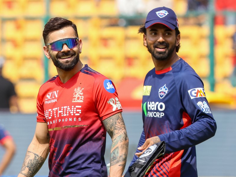आईपीएल 2026: डीसी ने टॉस जीतकर चुनी गेंदबाजी, आरसीबी की नजर जीत की लय बरकरार रखने पर 