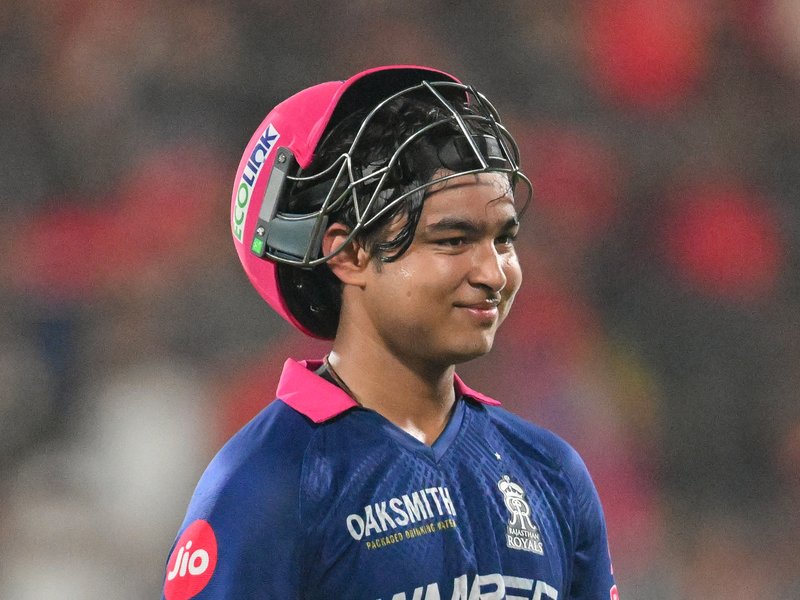 आईपीएल 2026: 'मैं गेंदबाज नहीं गेंद को देखता हूं', बुमराह और हेजलवुड की धुनाई पर बोले वैभव सूर्यवंशी 