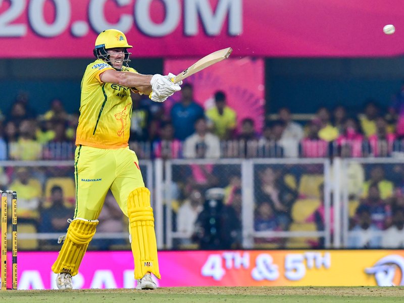 आईपीएल 2026: जेमी ओवरटन ने धोनी को पछाड़ा, बल्लेबाजी में बनाया 'खास रिकॉर्ड'