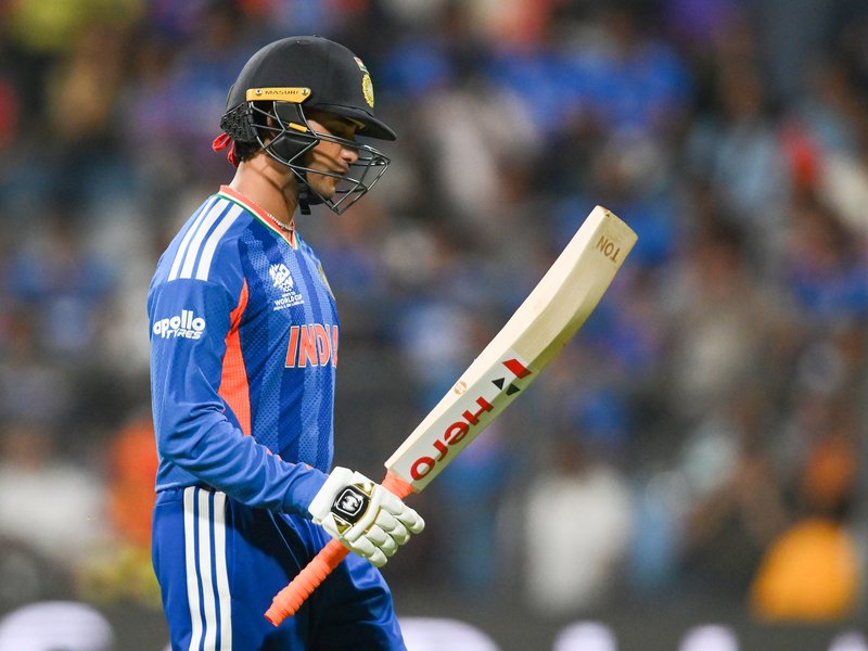 टी20 वर्ल्ड कप: सेमीफाइनल में भी खामोश रहा अभिषेक शर्मा का बल्ला, ऑफ स्पिन गेंदबाजी बनी कमजोरी