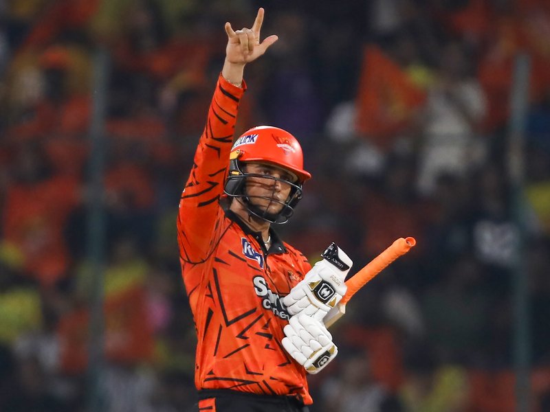 आईपीएल 2026: लगातार 7 गेंदों पर बाउंड्री, 15 बॉल में अर्धशतक, अभिषेक शर्मा ने रचा इतिहास