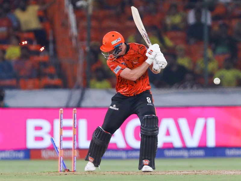 Abhishek, Klaasen fifties power Sunrisers Hyderabad to 194 despite Chennai Super Kings fightback in Match 27 of the Indian Premier League (IPL) 2026 at the Rajiv Gandhi International Stadium in Hyderabad on Saturday. Photo credit: IANS 