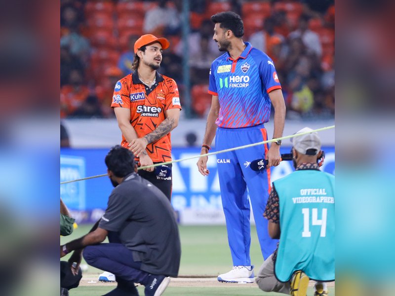 Aquib Nabi misses out as Delhi Capitals elect to bowl against Sunrisers Hyderabad in Match 31 of the Indian Premier League (IPL) 2026 at the Rajiv Gandhi International Stadium, Uppal, Hyderabad on Tuesday. Photo credit: IANS