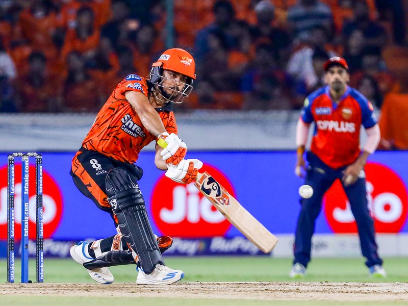 Fifties by Heinrich Klaasen and Ishan Kishan guide Sunrisers Hyderabad to 235/4 against sloppy Punjab Kings in Match 49 of the Indian Premier League 2026 at the Rajiv Gandhi International Stadium, Uppal, in Hyderabad on Wednesday. Photo credit: IANS 