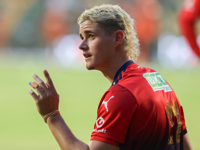 IPL 2026: Abhinandan, Duffy handed tournament debut as RCB elect to bowl first against SRH 