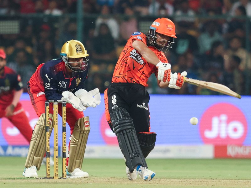 IPL 2026: Kishan’s 80, Aniket’s 43 powers Sunrisers Hyderabad to 201/9 against RCB