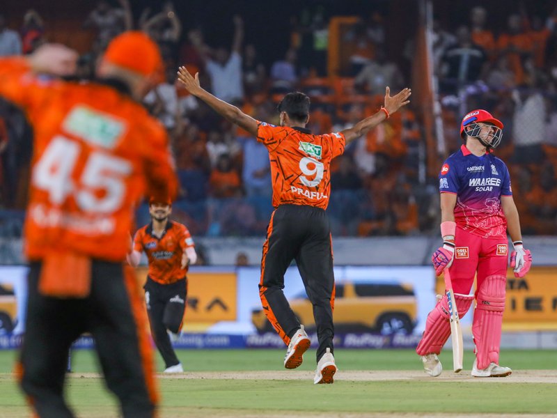 आईपीएल 2026: कौन हैं डेब्यू मैच में 'तहलका' मचाने वाले प्रफुल्ल हिंगे?