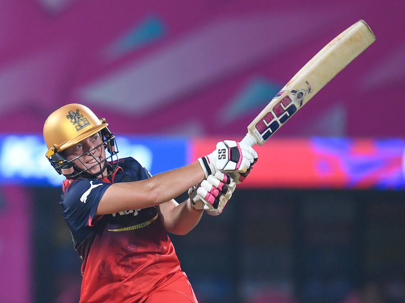 Nadine de Klerk pulls off a heist with unbeaten 63 as Royal Challengers Bengaluru steal thrilling win over Mumbai Indians in the opening match of the Women's Premier League (WPL) 2026 at the DY Patil Stadium in Navi Mumbai on Friday. Photo credit: IANS