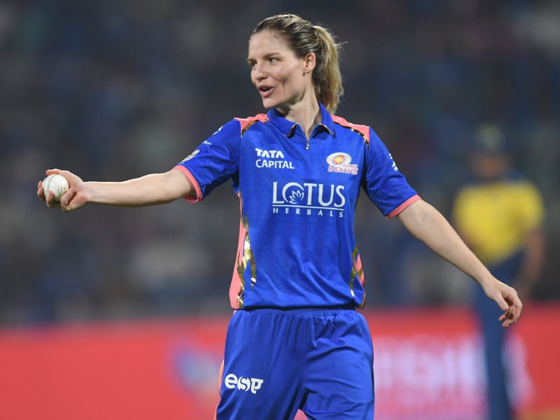 Nicola Carey named Hobart Hurricanes captain for WBBL 12