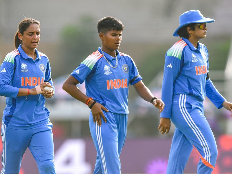 India hand a debut to Anushka, Kranti included as unchanged SA elect to bowl first