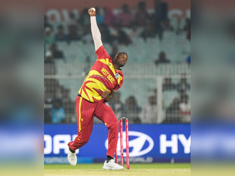 जेसन होल्डर ने लगाया टी20 विकेटों का शतक, वेस्टइंडीज के पहले गेंदबाज बने