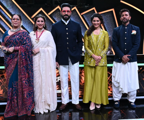  Abhishek Bachchan recalls unfurling the tricolour in Melbourne with Kapil Dev