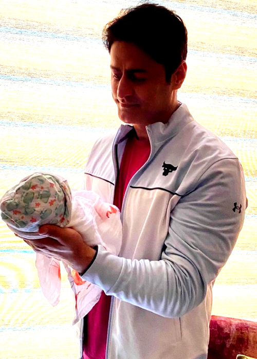  Mohit Raina takes a break to celebrate first birthday as a proud father