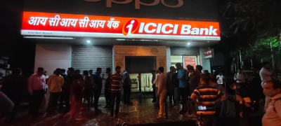 ICICI Bank reduces minimum average balance for new savings accounts