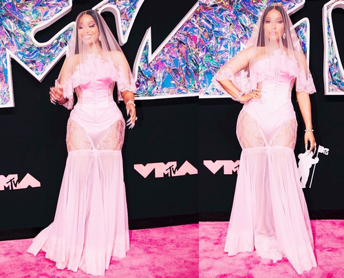  Nicki Minaj suffers wardrobe malfunction at MTV VMAs.(photo:instagram)