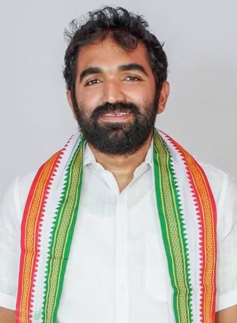 'Clash beyond the graves': Sons trade blows over fathers' Kerala political legacies