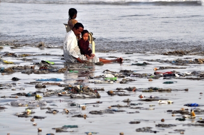 Pakistan: Industrial chemicals, livestock waste pushing Karachi's coastal system towards crisis (File image)