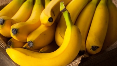 Love to drink fruit smoothies? Avoid banana for more health benefit