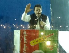 Rights group urges Pakistan to restore rights of Imran Khan and Bushra Bibi Khan (File Image)