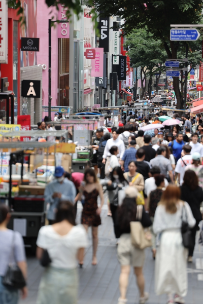 Life expectancy of S.Koreans falls for first time in 52 years over Covid-19: Data