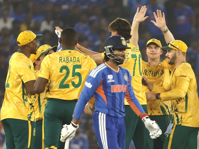 टी20 वर्ल्ड कप: दक्षिण अफ्रीका के खिलाफ भारत ने बनाया तीसरा न्यूनतम स्कोर, सेमीफाइनल की राह हुई मुश्किल 