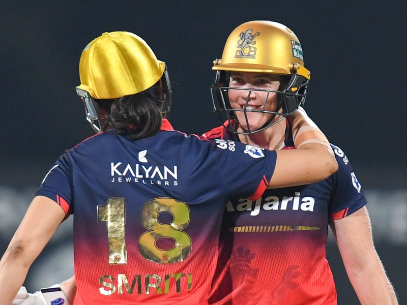 'With those muscles, you just have to go for it': Smriti hails Grace Harris' power hitting