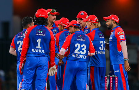 आईपीएल 2026 सीएसके के खिलाफ डीसी ने टॉस जीतकर चुनी गेंदबाजी, आकिब नबी का डेब्यू