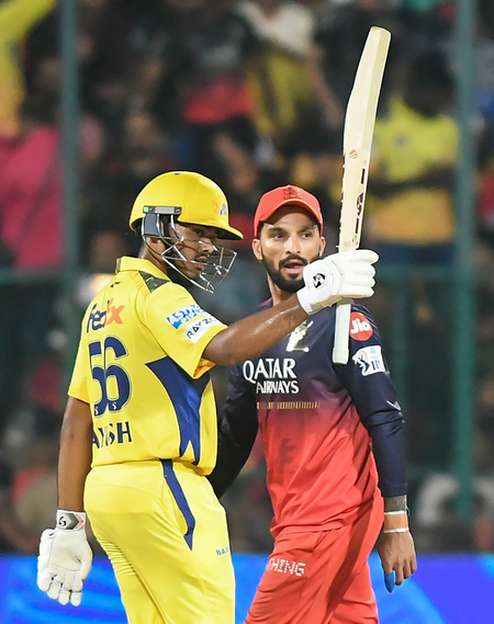 आईपीएल 2026 सीएसके के सामने होगी आरसीबी की मुश्किल चुनौती, जानें कैसा रहेगा पिच और मौसम का हाल