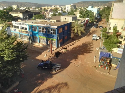 अफ्रीकी देश माली की राजधानी समेत कई शहरों में आतंकी समूह का हमला, सेना अलर्ट