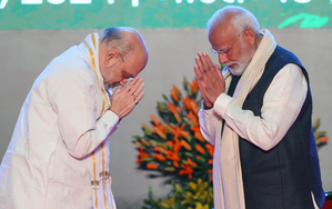 पीएम मोदी को अमित शाह ने दी बधाई, कहा- 25 साल में बदली शासन की परिभाषा, पॉलिटिक्स ऑफ परफॉर्मेंस का आदर्श स्थापित