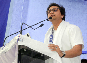 उम्र कम होने से कोई नेता नहीं बन जाता, आकाश आनंद के ‘अंकल’ वाले बयान पर कांग्रेस का पलटवार