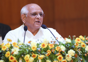 वाइब्रेंट गुजरात रीजनल कॉन्फ्रेंस के अंतर्गत ‘कार्बन से फसल तक हरित अणु, अधिक उत्पादन’ विषय पर परिसंवाद