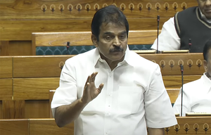 मोबाइल में संचार साथी ऐप अनिवार्य करने के निर्देश को केसी वेणुगोपाल ने बताया असंवैधानिक