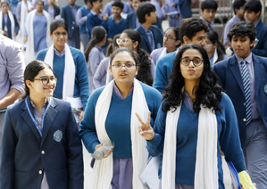 सीबीएसई का बड़ा फैसला कतर में 12 मार्च से होने वाली बोर्ड परीक्षाएं स्थगित