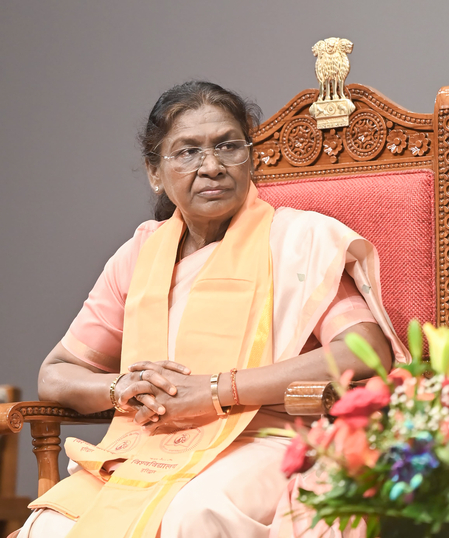 तेलंगाना सड़क हादसा  राष्ट्रपति और उपराष्ट्रपति ने जताया दुख, घायलों के जल्द स्वस्थ होने की कामना की