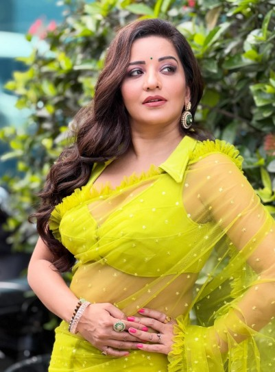 दर्शकों के प्यार से गदगद मोनालिसा, नए प्रोजेक्ट की सफलता का मनाया जश्न दर्शकों के प्यार से गदगद मोनालिसा, नए प्रोजेक्ट की सफलता का मनाया जश्न