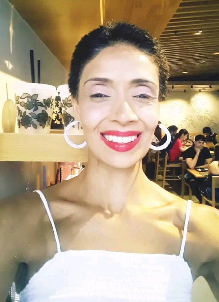 कभी टीवी की दुनिया की चमकती सितारा थीं रूबी भाटिया, जानें अब क्या कर रही हैं? कभी टीवी की दुनिया की चमकती सितारा थीं रूबी भाटिया, जानें अब क्या कर रही हैं?