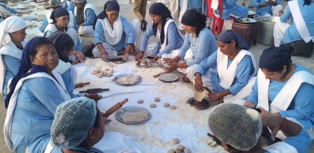 हरियाणा समालखा में 78वें निरंकारी समागम का आयोजन, 25 देशों के श्रद्धालु, एक लाख सेवादार और 24 घंटे लंगर की महासेवा हरियाणा समालखा में 78वें निरंकारी समागम का आयोजन, 25 देशों के श्रद्धालु, एक लाख सेवादार और 24 घंटे लंगर की महासेवा