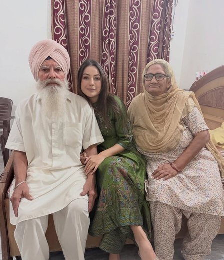 Shehnaaz Gill shares a picture with her "pyaare" grandparents