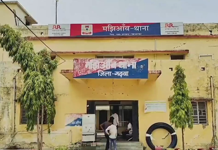 झारखंड  प्रेमिका के साथ पकड़े गए सीओ प्रमोद कुमार, पत्नी ने घर में किया कैद झारखंड  प्रेमिका के साथ पकड़े गए सीओ प्रमोद कुमार, पत्नी ने घर में किया कैद