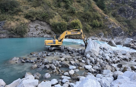 चमोली धौली गंगा में बनी झील से बढ़ा खतरा, विशेषज्ञ और बचाव टीम रवाना चमोली धौली गंगा में बनी झील से बढ़ा खतरा, विशेषज्ञ और बचाव टीम रवाना