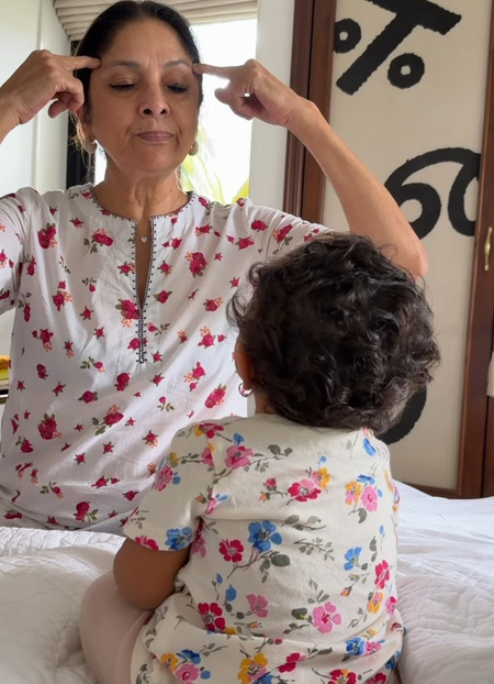 नातिन मतारा को ओम का जाप सिखा रही नीना गुप्ता, मसाबा ने पोस्ट किया बेहद प्यारा वीडियो नातिन मतारा को ओम का जाप सिखा रही नीना गुप्ता, मसाबा ने पोस्ट किया बेहद प्यारा वीडियो